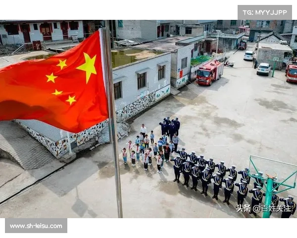 塔河赛颁奖礼国旗意外掉落 俄罗斯季军临场修复旗杆赢得掌声 塔河赛颁奖礼国旗意外掉落 俄罗斯季军临场修复旗杆赢得掌声